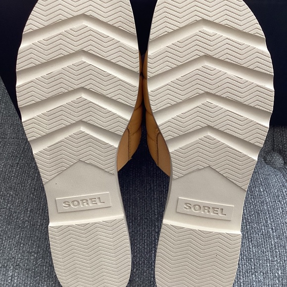 SOREL Ella III Quilted Puff Slide Sandal (Women), size 8.5 M - Picture 8 of 11